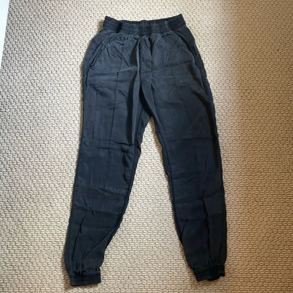 Lululemon black joggers